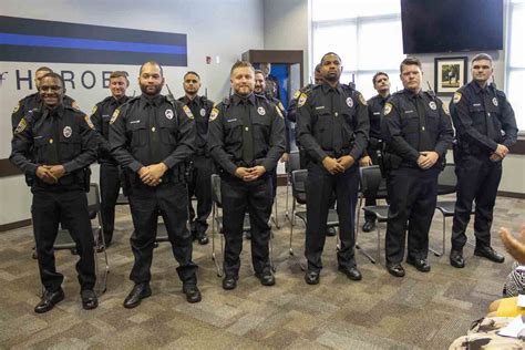 Police Chief Lonnie Scott swears in 12 new officers - Alachua Chronicle