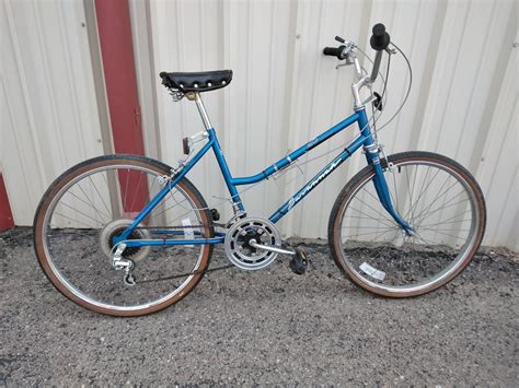 Lot 12 Huffy Savannah Bicycle