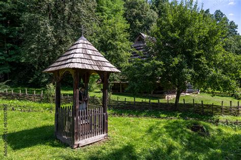 Foto De Sanok Poland August Wooden Houses Of Rural