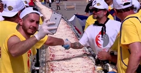 Watch California Win Worlds Longest Pizza Record After Making