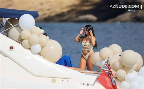 Arianna Ajtar S Sexy Bikini Show In Ibiza AZNude