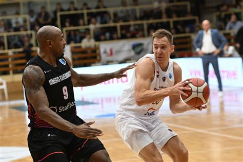 Pora Ka I Zwyci Stwo Polskich Dru Yn W Pucharze Europy Fiba Druga