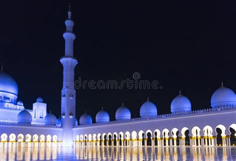 Night View. Sheikh Zayed Grand Mosque, Abu Dhabi Stock Photo - Image of ...