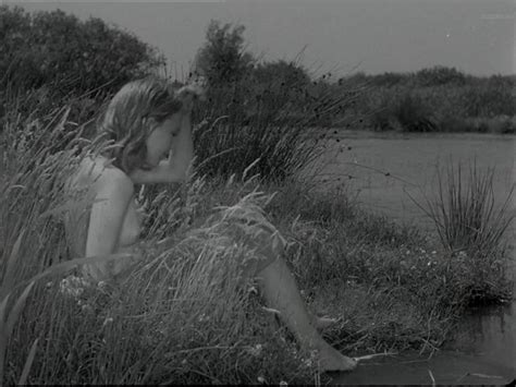 Naked Tove Maës in Ditte menneskebarn