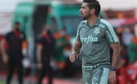 Abel Ferreira diz contar Felipe Melo no Palmeiras e exalta Zé