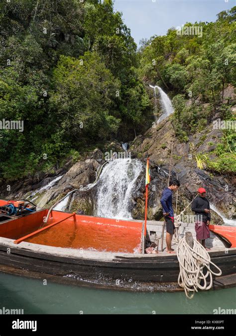 Fetching Water From Water Tanker Hi Res Stock Photography And Images