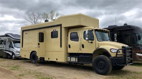 4×4 Off-Road RV Motorhome The Showhauler