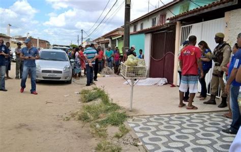 Homem é morto a tiros quando chegava em casa BAHIA NO AR