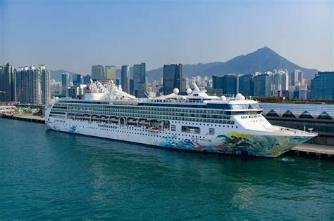 Resorts World Cruises To Homeport In The Arabian Gulf In