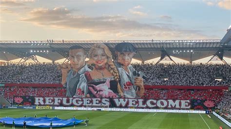 REFUGEES WELCOME oprawa kibiców Legii Warszawa na meczu z Zagłębiem