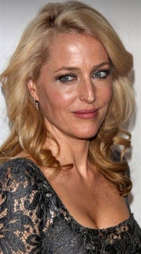 Elizabeth Hurley Shows Off Her Womanly Figure In White Bikini Artofit