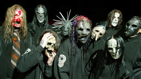 Galeria de Fotos a evolução das máscaras do Slipknot