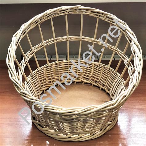 Плетеная корзины из лозы