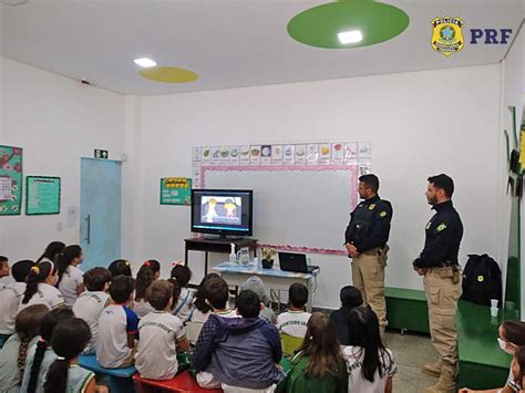 Em Ariquemes Ro Prf Realiza Palestra Para Crian As Do Centro