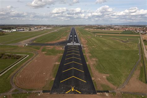 Réfection des chaussées de laéroport de Strasbourg Entzheim 67