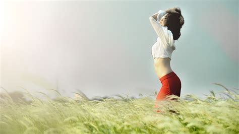 Sunlight Women Model Grass Photography Jean Shorts Morning Sun