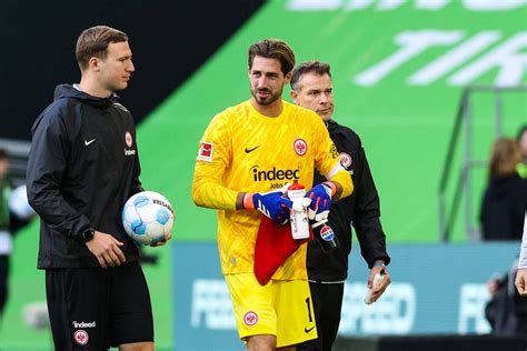 Schock Diagnose F R Eintracht Frankfurt Verletzter Trapp F Llt