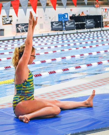 8 Important Warm Up Stretches For Swimmers Mit Recreation