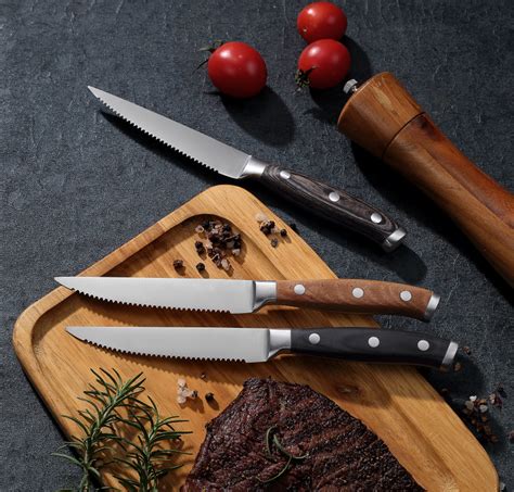 Wood Grain Handled Serrated Steak Knives Premium Ergonomic Design