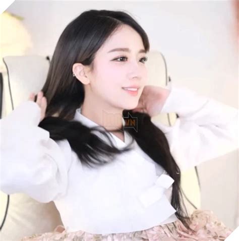 L M Streamer M I Kh Ng N I C N Ng Hot Girl Chuy N Sang D Y H C Online V Thu V Qu Ng T Nhanh