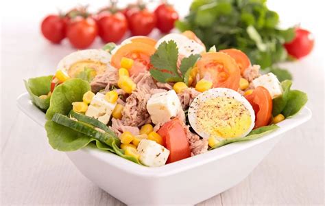 Ricetta Insalata Con Tonno Uova Pomodoro E Mais Il Club Delle Ricette