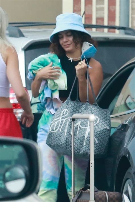 GG MAGREE Drops off VANESSA HUDGENS at Burbank Airport 07/13/2021