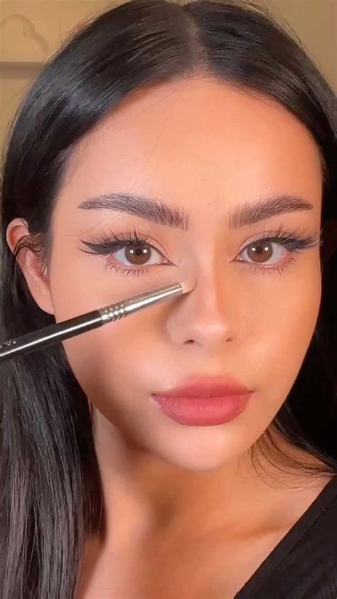 Video Makeup Tutorials To Make Your Nose Look Smaller