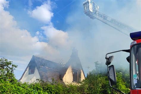 Pavillon Dévoré par les Flammes à Nogent sur Oi