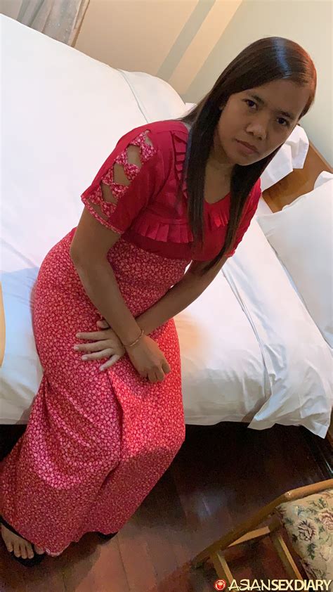 Indonesisches Babe Ayu Bekommt Ihre Haarige Pussy Im Hotelzimmer Entbeint Gecreampied