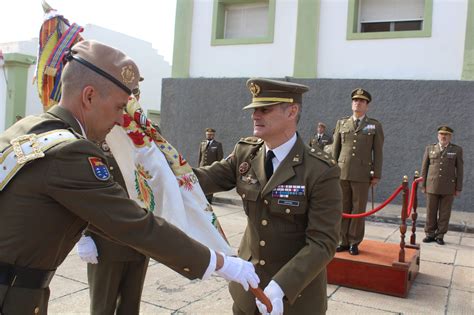 El Coronel Guevara Mart Nez Toma El Mando Del Regimiento De Infanter A