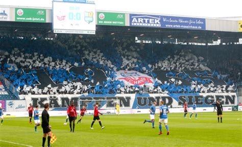 Kämpfen und siegen Hansa Fans mit Fahnen Choreo liga3 online de