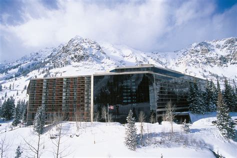 The Cliff Lodge in Snowbird, USA | Ski Safari