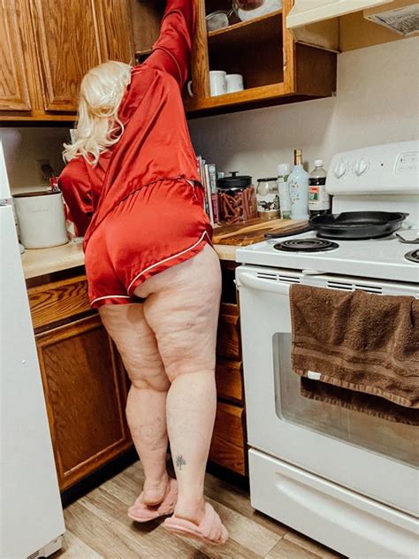 Alice BBW Goddess Shows Off Her Fat Body For You Nude Pics XHamster