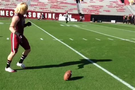 South Carolina's Punter's Perfect Trick Shot FG Without Using Hands Or Tee - Daily Snark