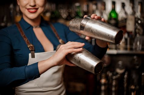 Flair Bartending Nghệ Thuật Biểu Diễn Của Bartender