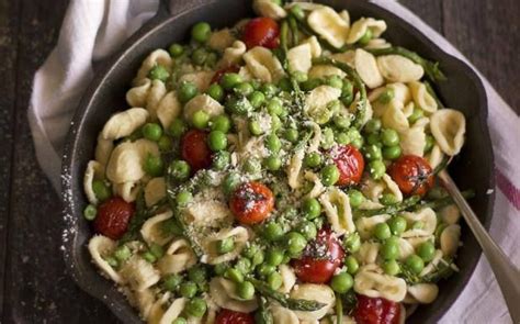 Orecchiette Al Forno Con Piselli Asparagi E Pomodorini Ricetta