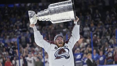 Colorado Avalanche Captain Landeskog Underwent Two Knee Surgeries Last