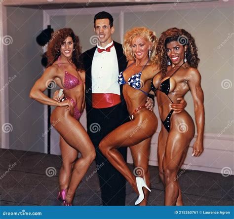 8 Hot Sexy Louise Pitre Bikini Pics