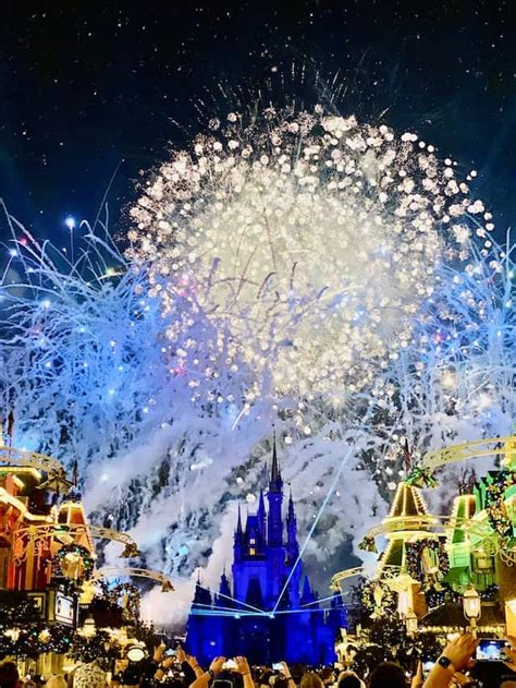 How to Watch the Disney New Years Fireworks with Lower Crowds ...