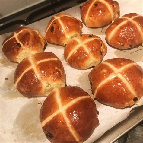 Homemade Hot Cross Buns R Baking