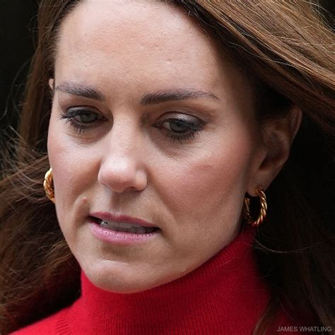 Kate Middleton's ASOS earrings - gold twisted hoops