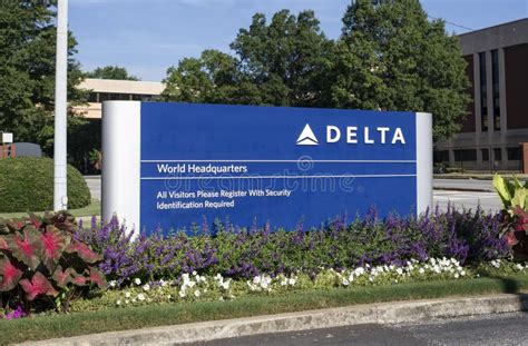 Delta World Headquarters editorial stock photo. Image of plane - 76207053