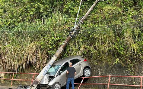 Macei Jovem Perde Controle Da Dire O E Derruba Poste Na Leste Oeste