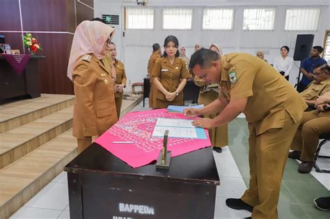 Pimpinan OPD Pemko Siantar Teken Perjanjian Kinerja Metro Daily