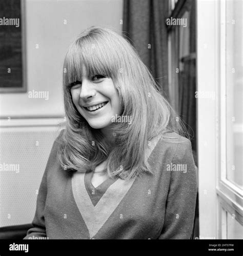 Marianne Faithfull 1960s Hi Res Stock Photography And Images Alamy