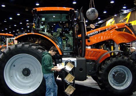 AGCO - Tractor & Construction Plant Wiki - The classic vehicle and ... 