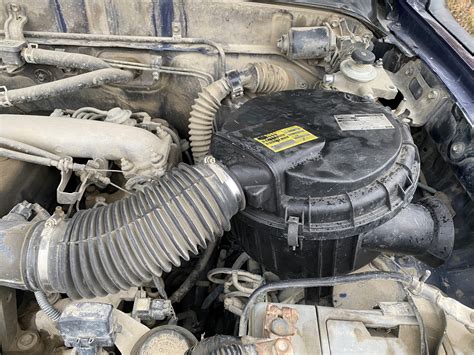 Патрубок от Волги и корпус воздушного фильтра — Toyota Hilux Surf (3G ...