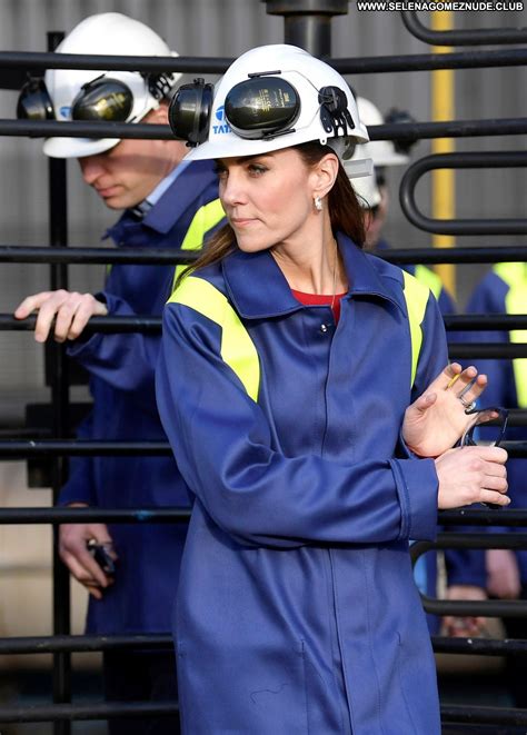 Kate Middleton Celebrity Sexy Babe Beautiful Straight Posing