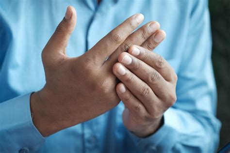 Does Cracking Your Knuckles Cause Arthritis