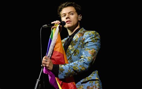 Harry Styles Raised 1 2million For Charity During His World Tour Nme